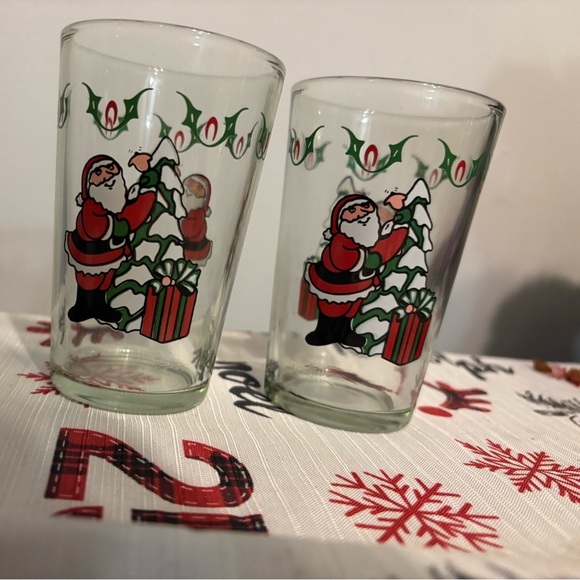 Vintage Santa Christmas Glasses Set 8oz juice milk cups set of 2 EUC - Picture 3 of 4